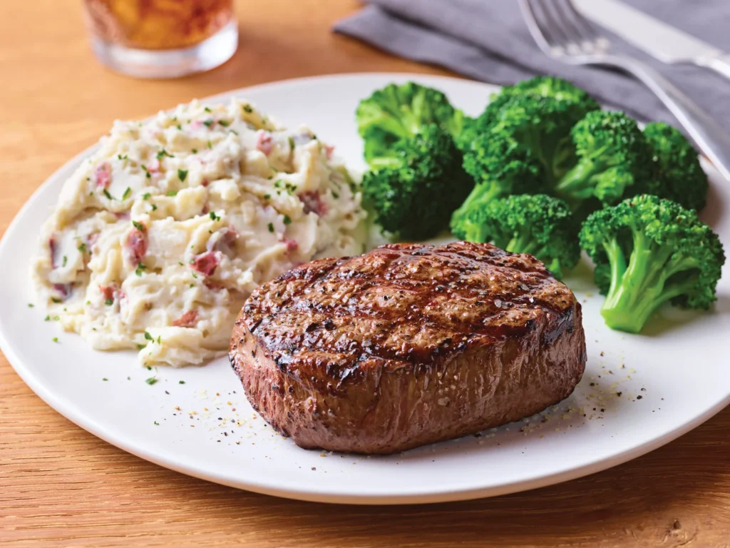 8 oz. Top Sirloin — Applebee's at SaskHop Regina