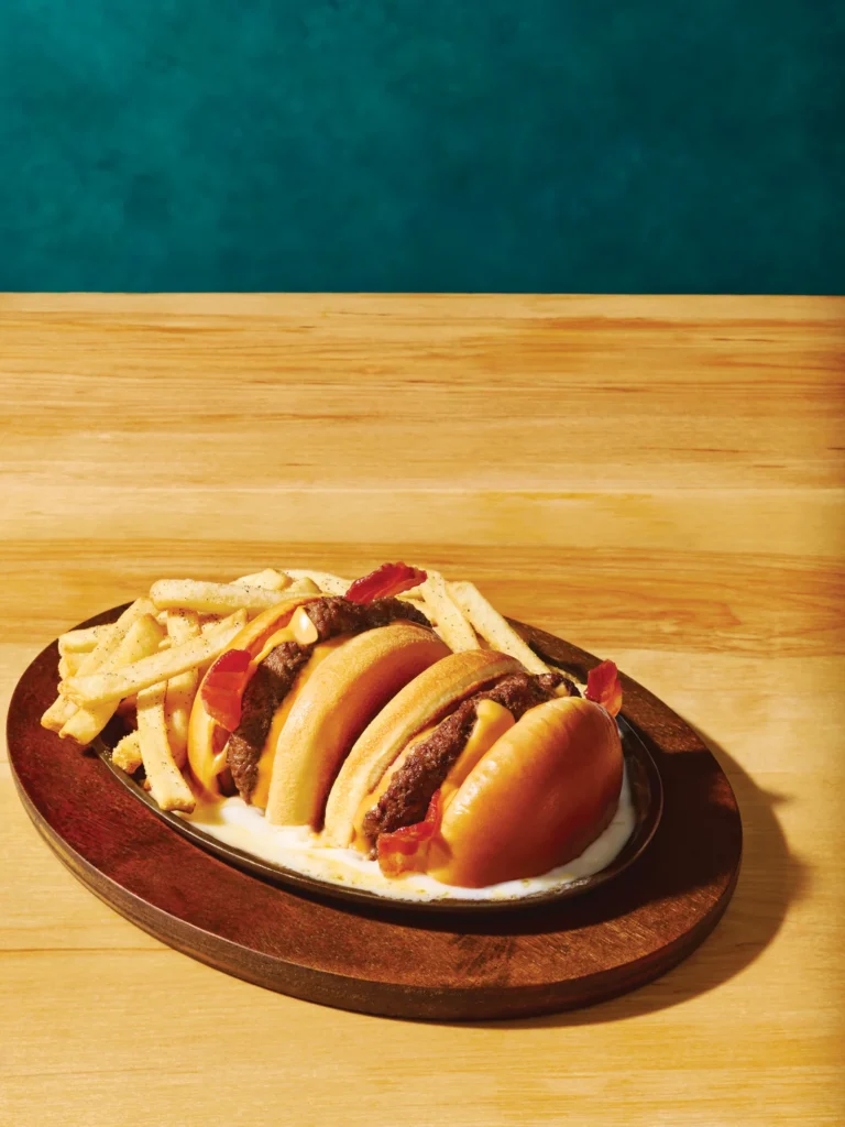 O-M-Cheeseburger — Applebee's at SaskHop Regina