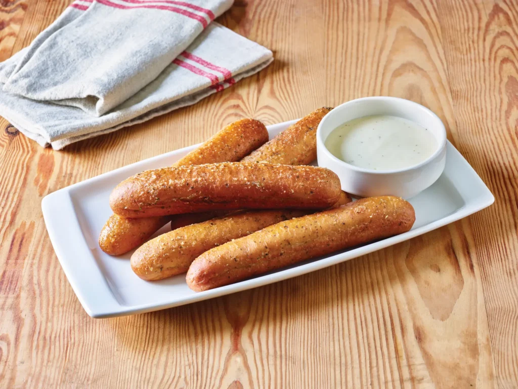 Breadsticks & Alfredo Sauce — Applebee's at SaskHop Regina